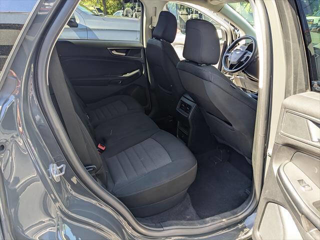 Used 2021 Ford Edge SE image 15