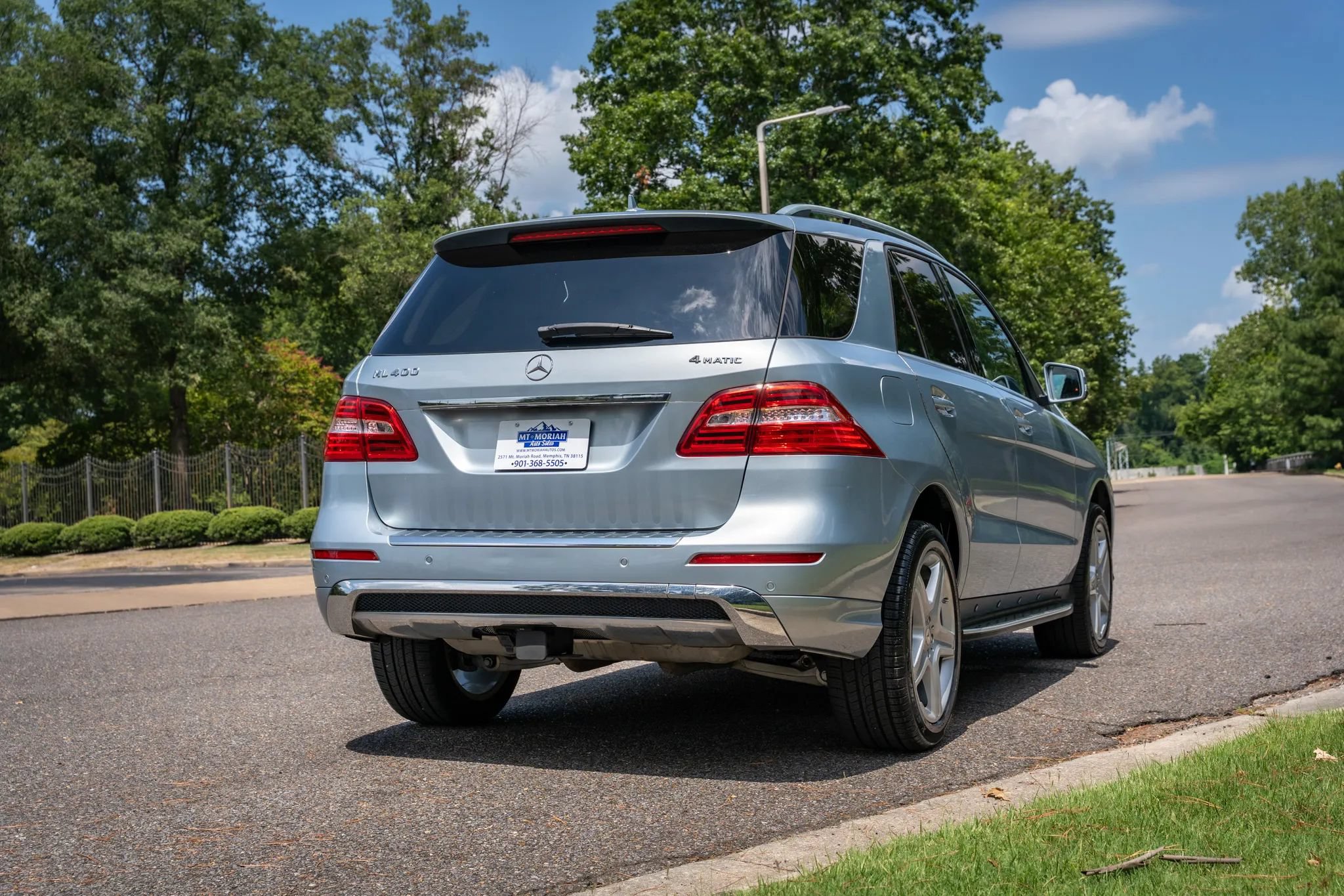 Used 2015 Mercedes-Benz ML 400 4MATIC w/ Lighting Package image 6