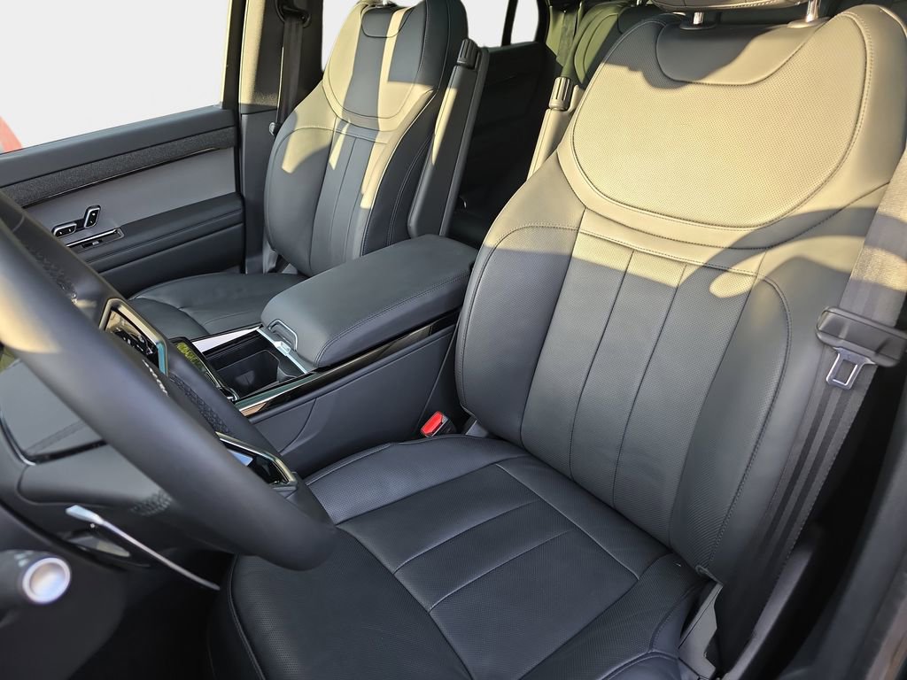 Certified 2025 Land Rover Range Rover Sport SE AWD/4WD image 18