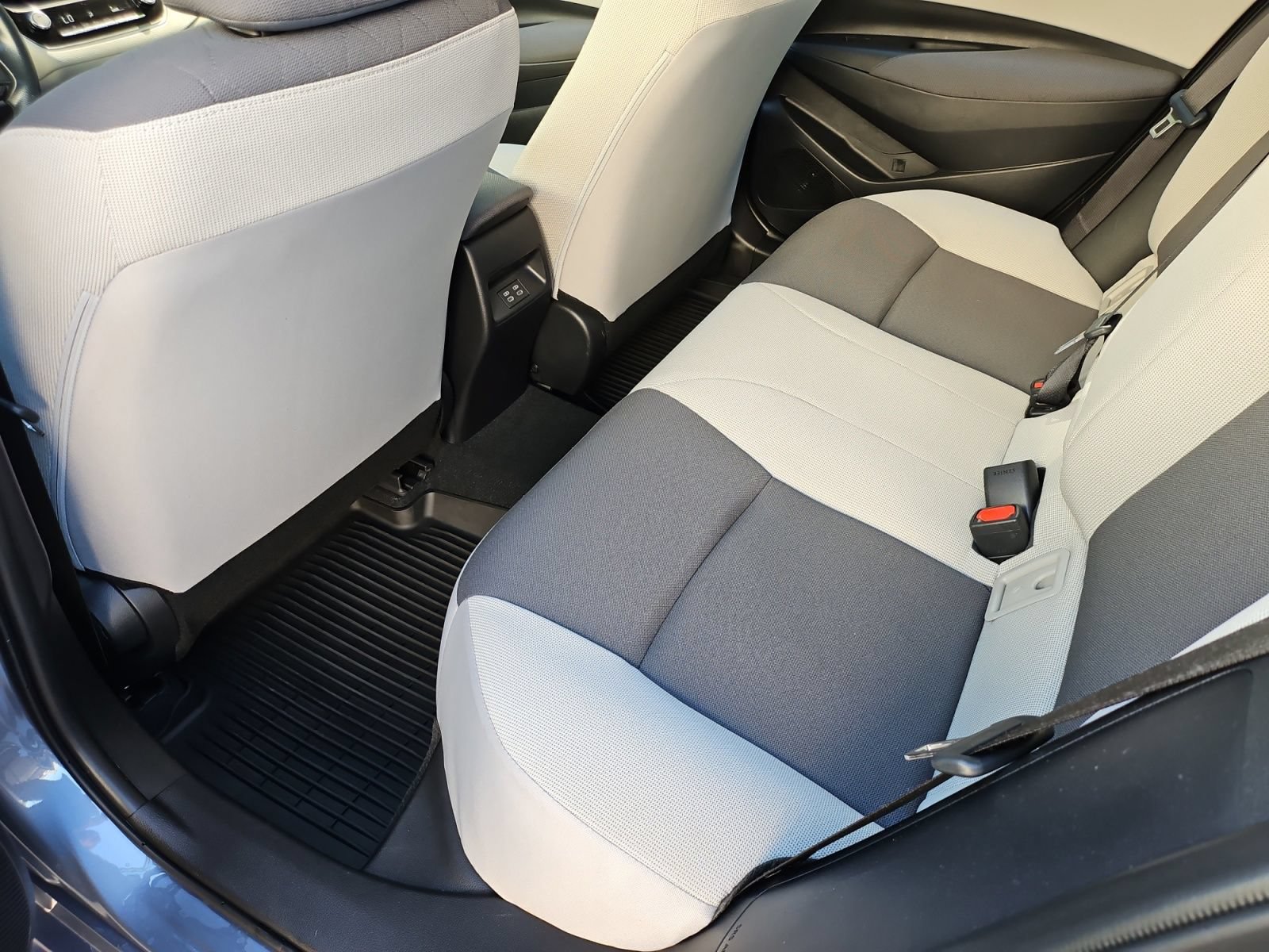 Used 2025 Toyota Corolla LE w/ Convenience Package FWD image 33