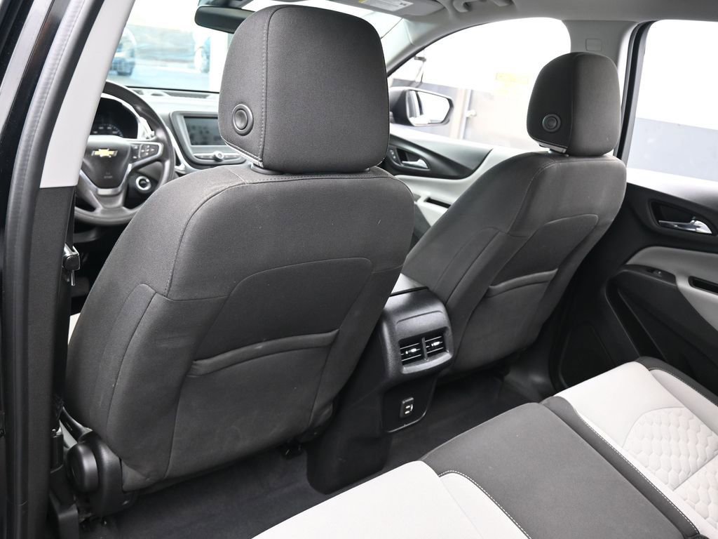 Used 2020 Chevrolet Equinox LS image 26