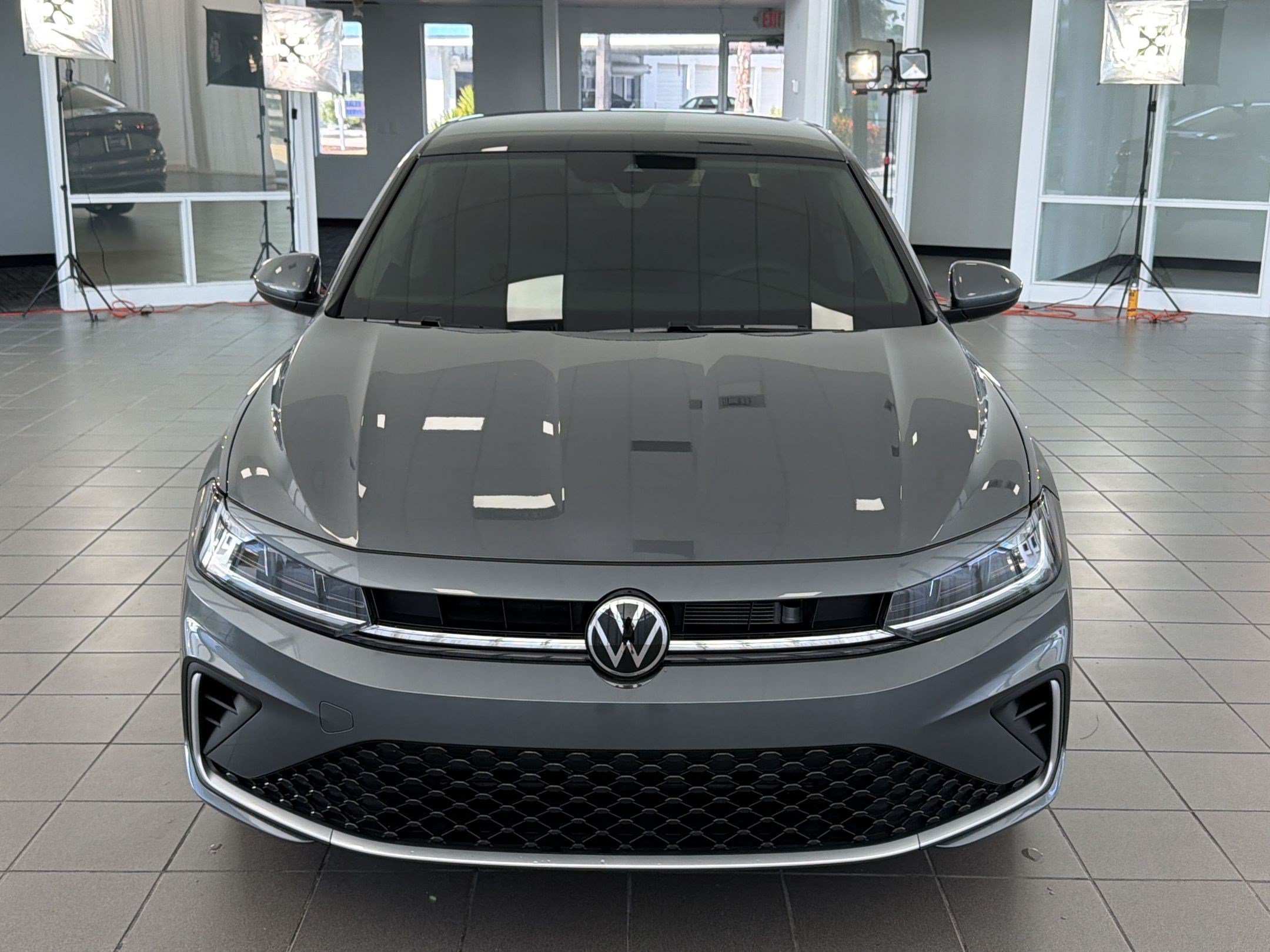 Used 2025 Volkswagen Jetta SE w/ Sunroof Package FWD image 6