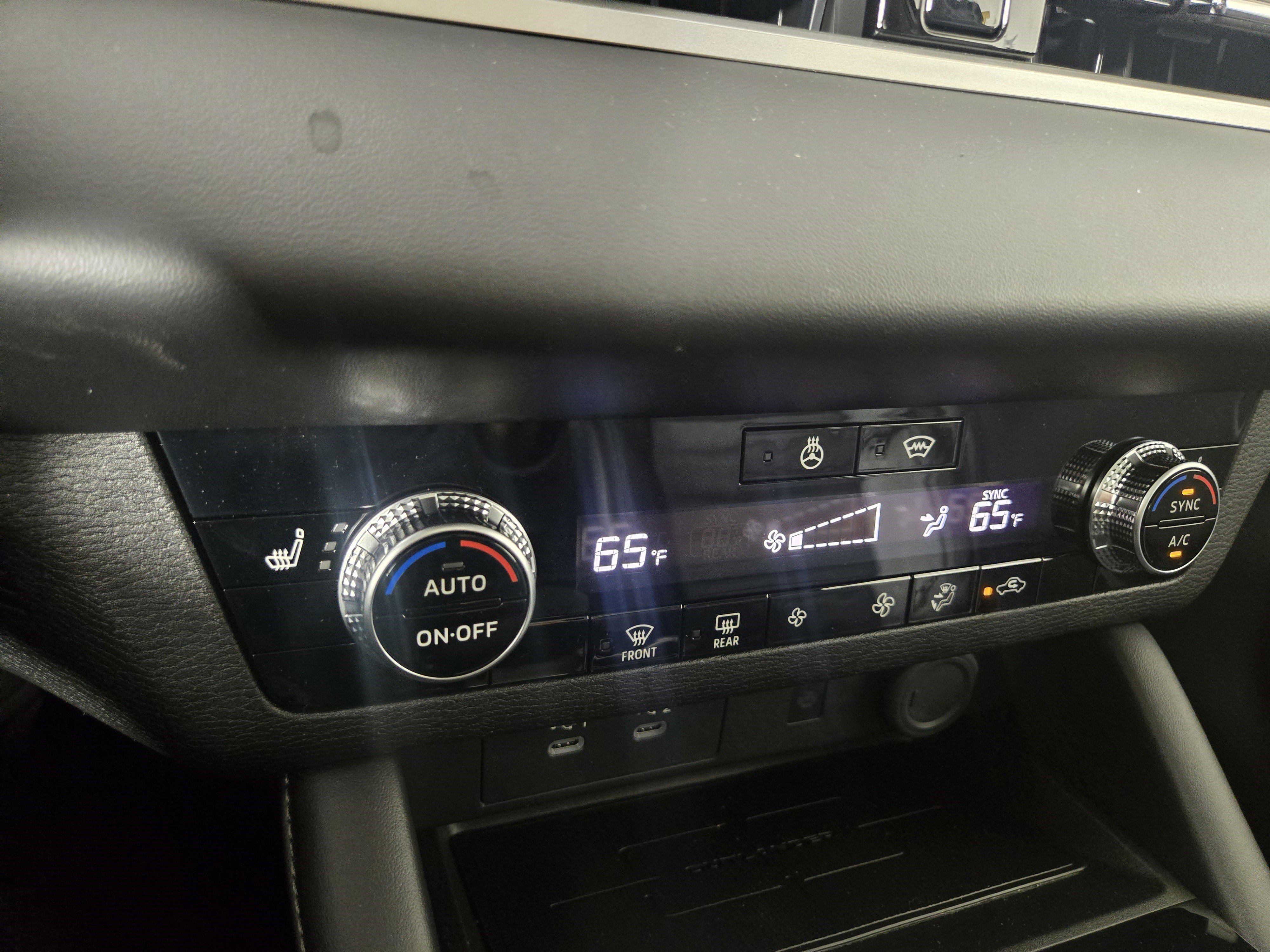 New 2026 Mitsubishi Outlander AWD image 27