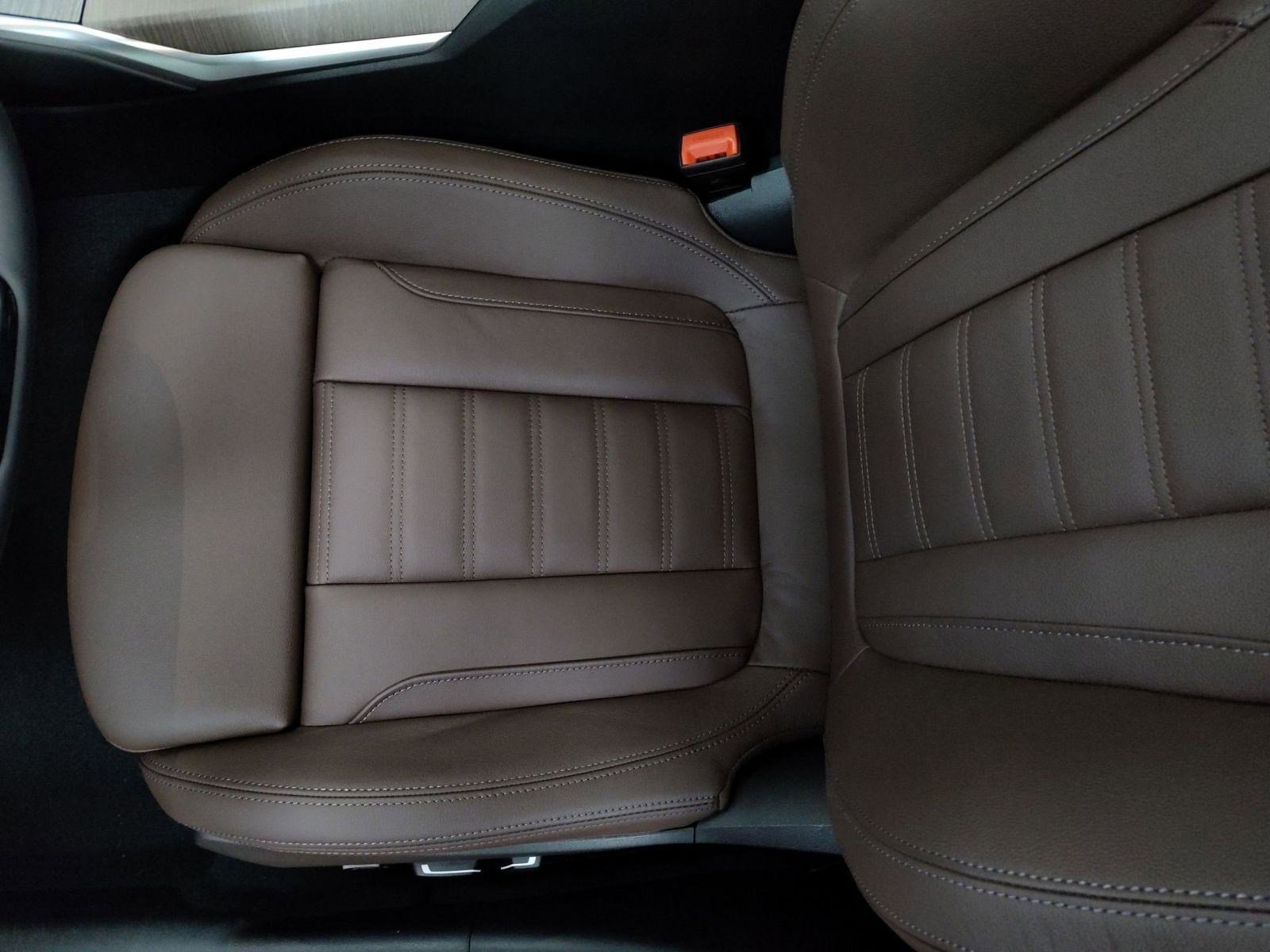 Used 2026 BMW 330i xDrive Sedan w/ Premium Package image 13