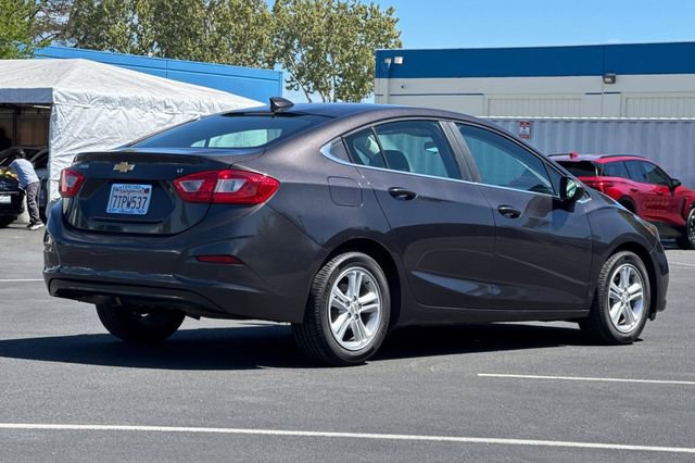 Used 2016 Chevrolet Cruze LT image 4