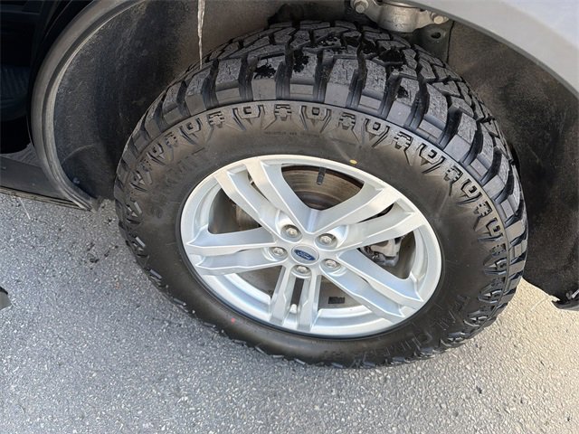 Used 2022 Ford Explorer 4WD w/ Class IV Trailer Tow Package image 11