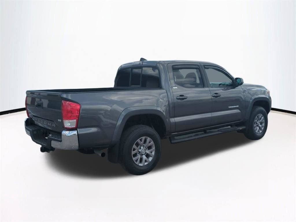 Used 2017 Toyota Tacoma SR5 w/ Tow Package RWD image 5