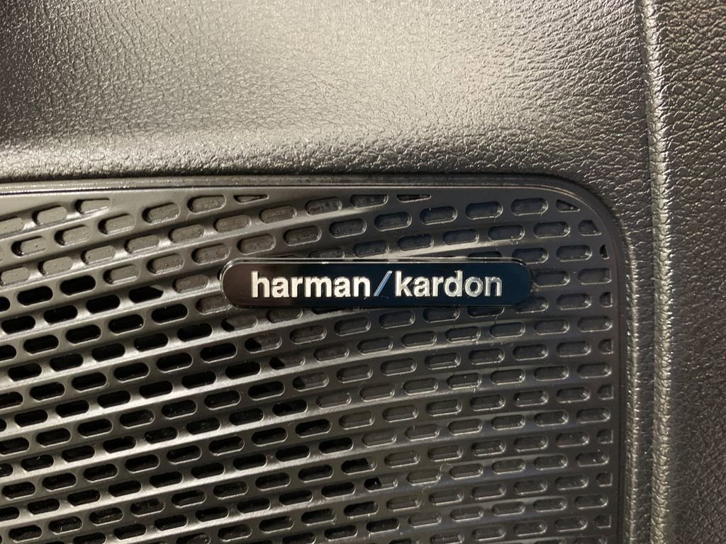 Used 2022 Chrysler Pacifica Limited w/ S Appearance Package image 7