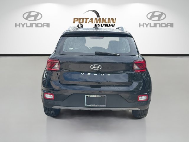 Certified 2025 Hyundai Venue SEL FWD image 6