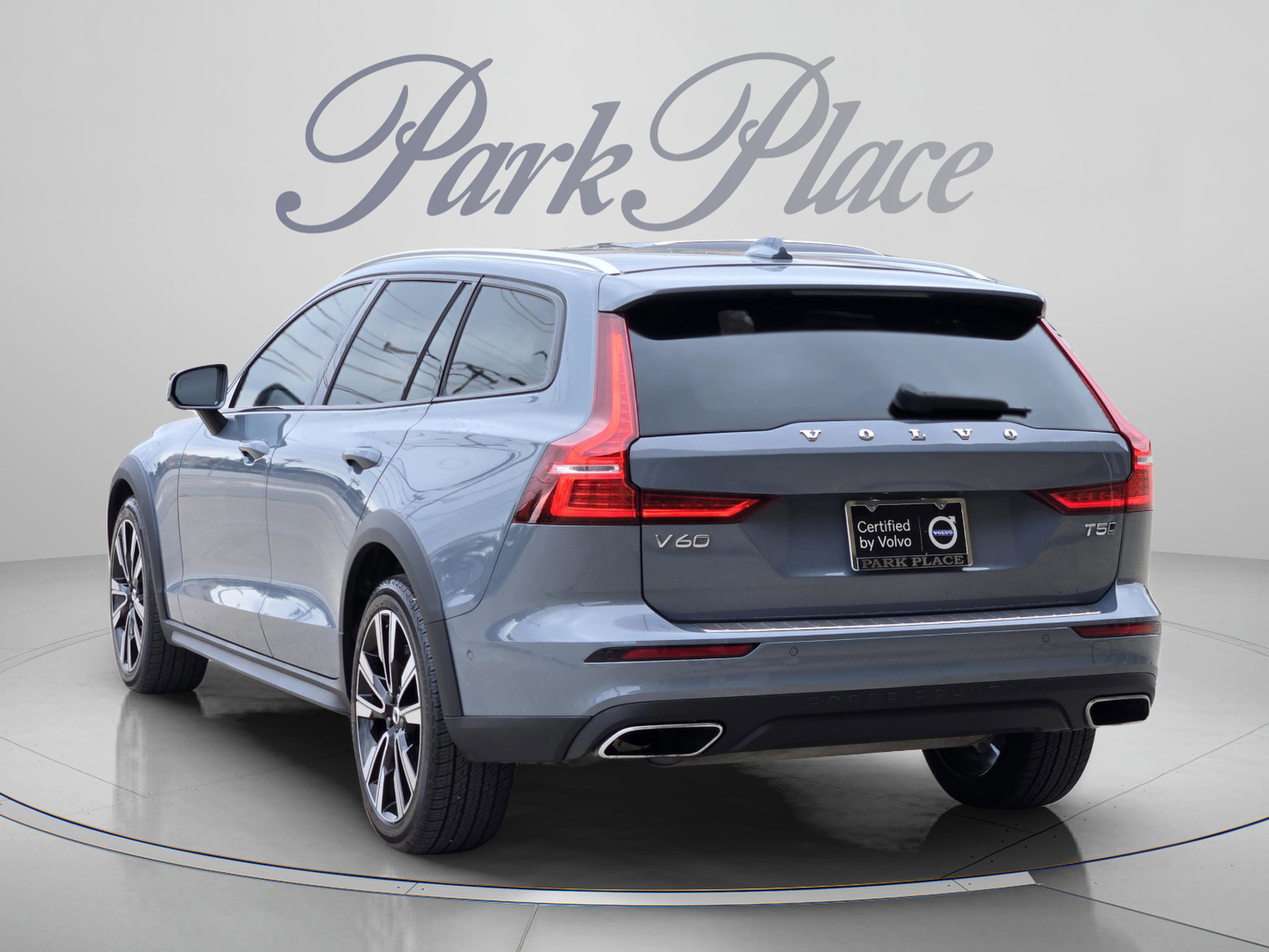 Used 2022 Volvo V60 T5 Cross Country w/ Advanced Package AWD/4WD image 3