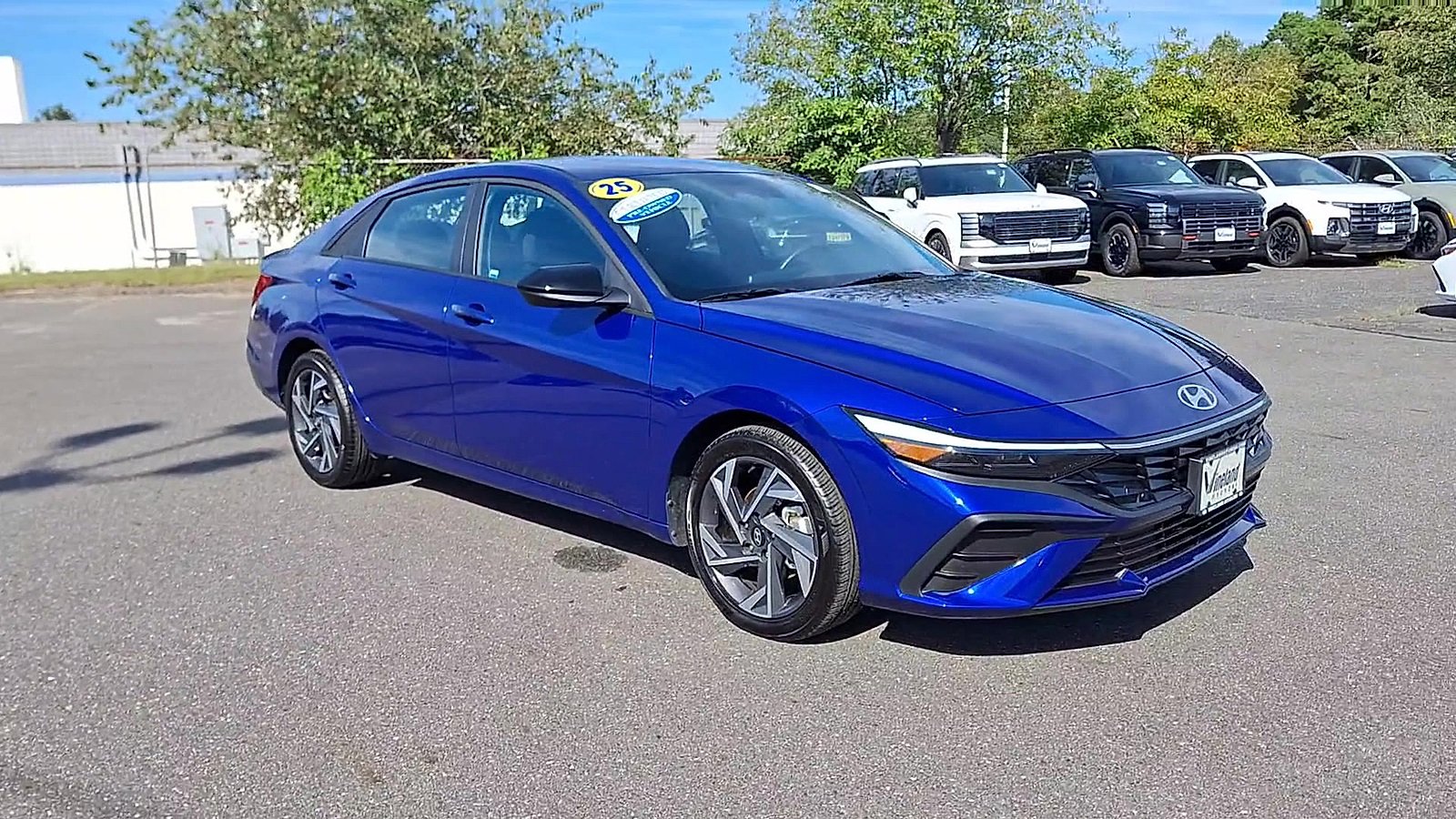 Used 2025 Hyundai Elantra Sport image 2