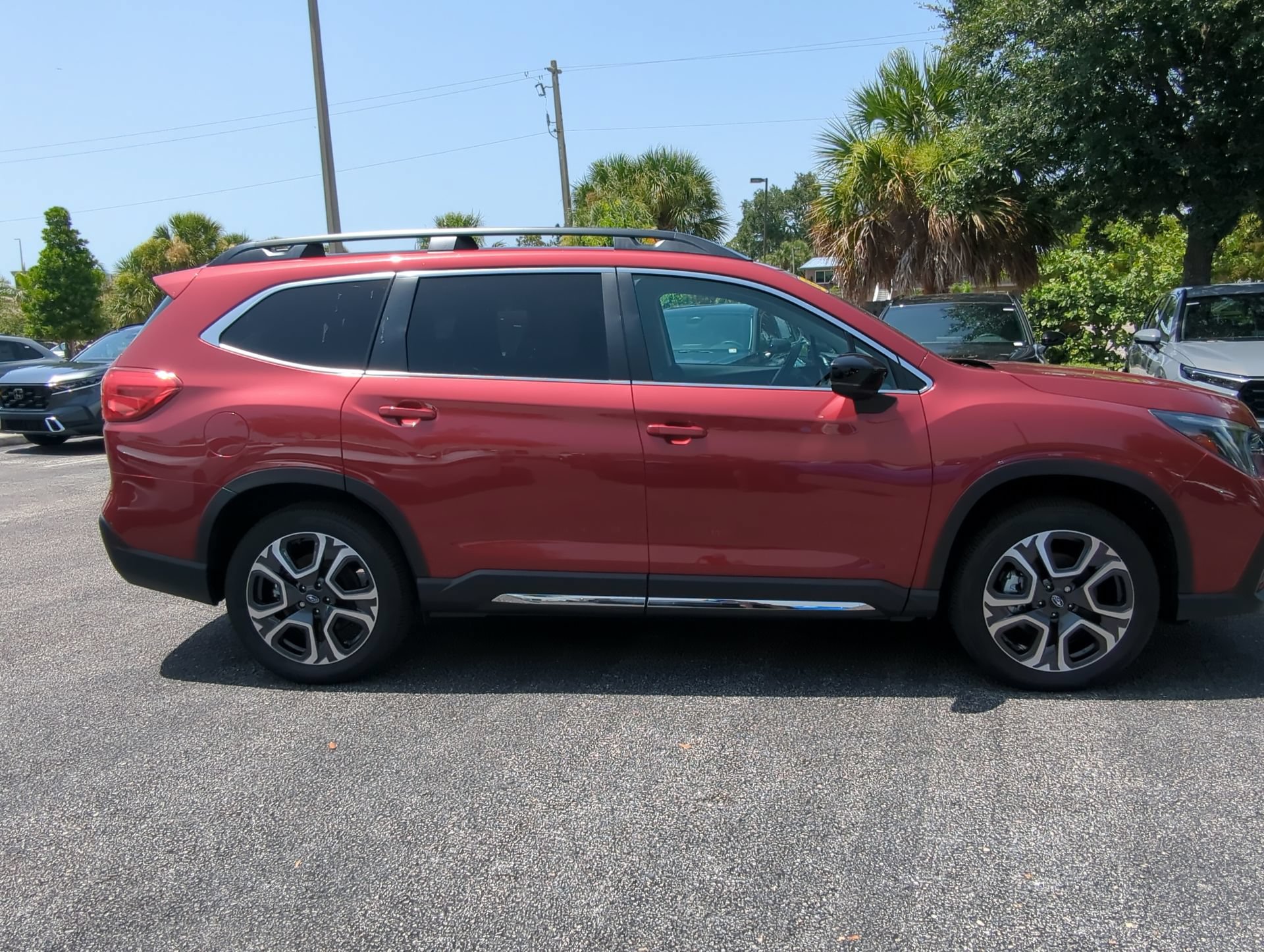 Used 2025 Subaru Ascent Limited w/ Popular Package #2 AWD/4WD image 5