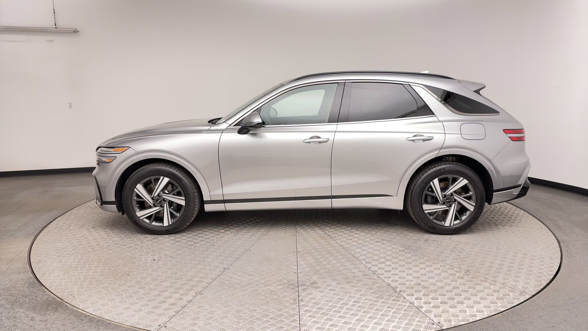 Certified 2026 Genesis GV70 3.5T Sport Advanced AWD/4WD image 5