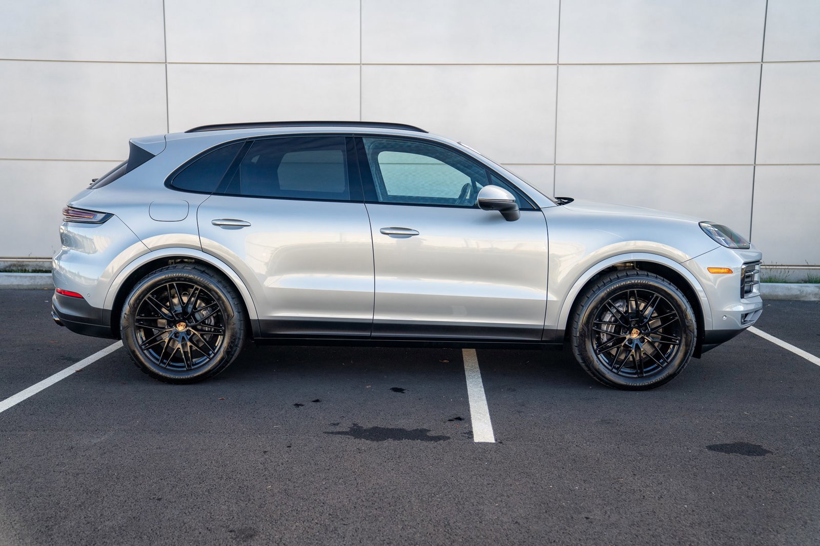 Used 2025 Porsche Cayenne image 8