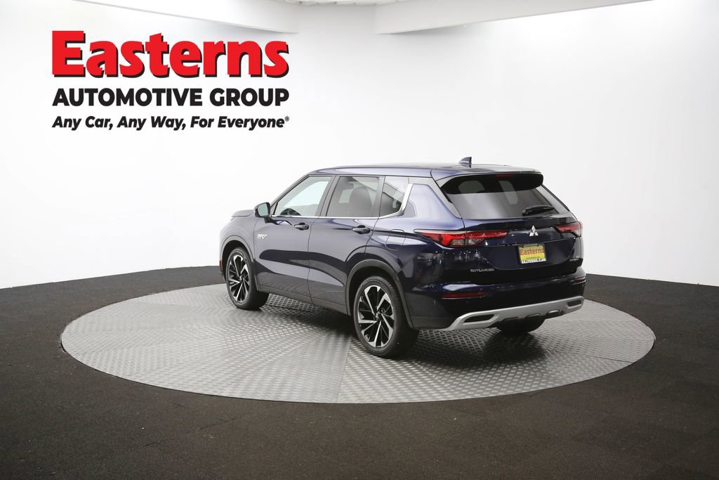 Used 2023 Mitsubishi Outlander SE image 62