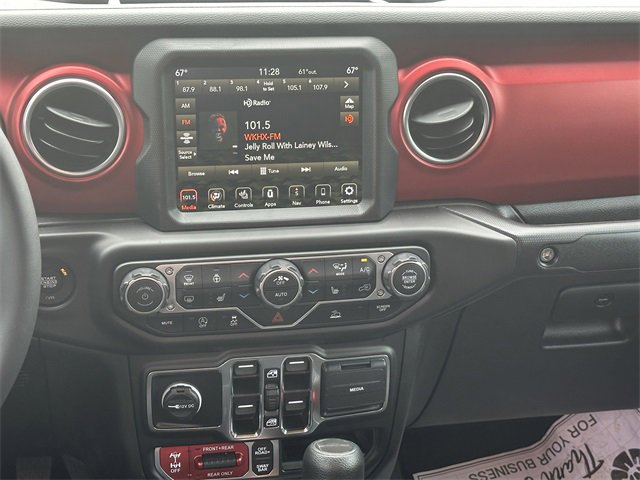 New 2023 Jeep Gladiator Rubicon w/ Cold Weather Group image 27