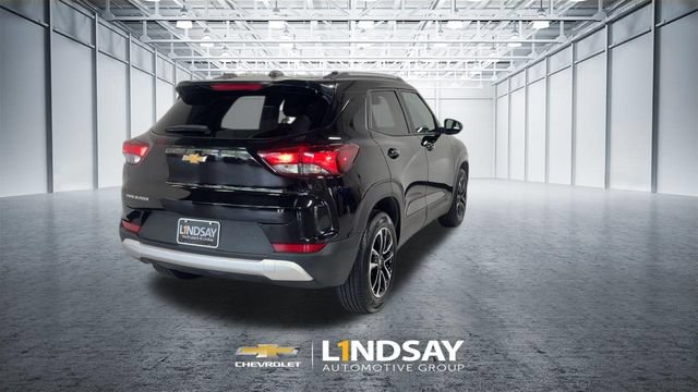 Used 2025 Chevrolet TrailBlazer LT FWD image 9