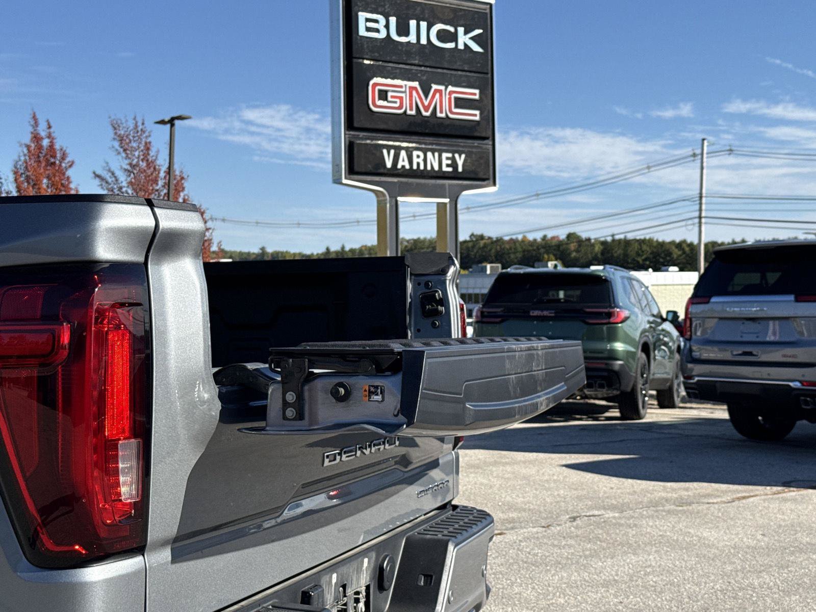 Used 2024 GMC Sierra 1500 Denali w/ Denali Reserve Package AWD/4WD image 11