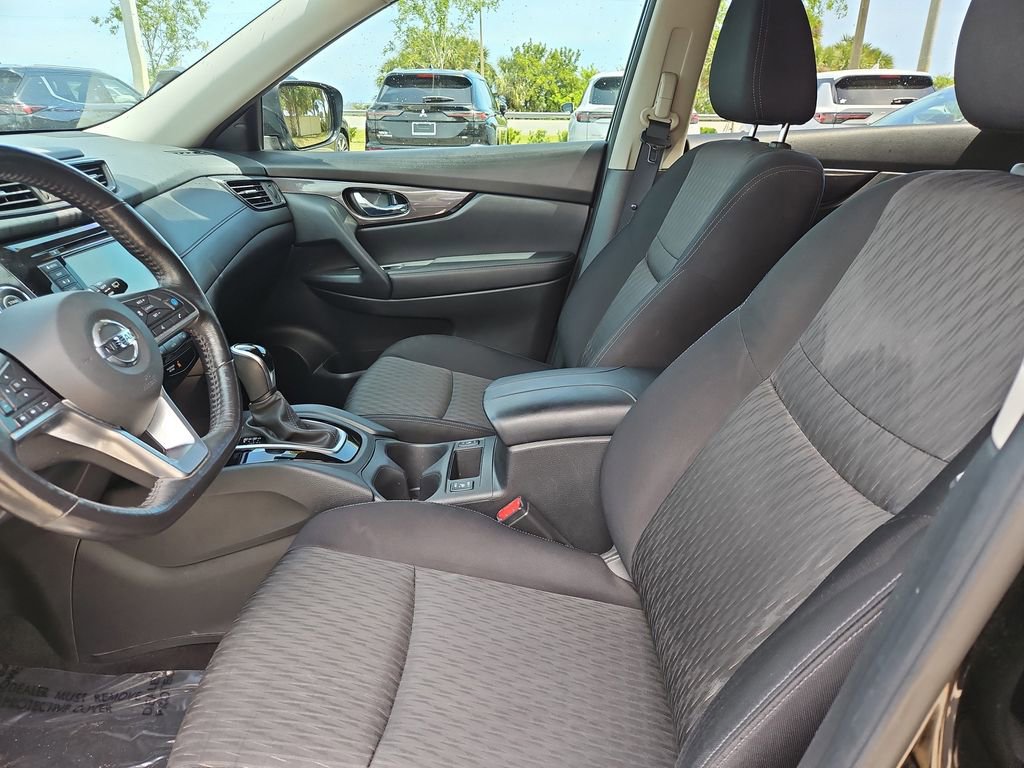 Used 2019 Nissan Rogue SV w/ Premium Package image 17