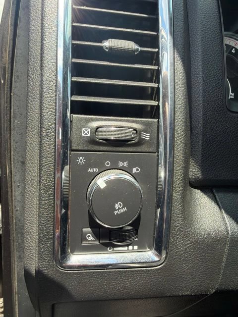 Used 2017 RAM 3500 Laramie w/ Sport Appearance Group AWD/4WD image 10