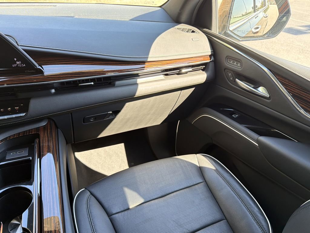 Certified 2021 Cadillac Escalade ESV Premium Luxury image 26