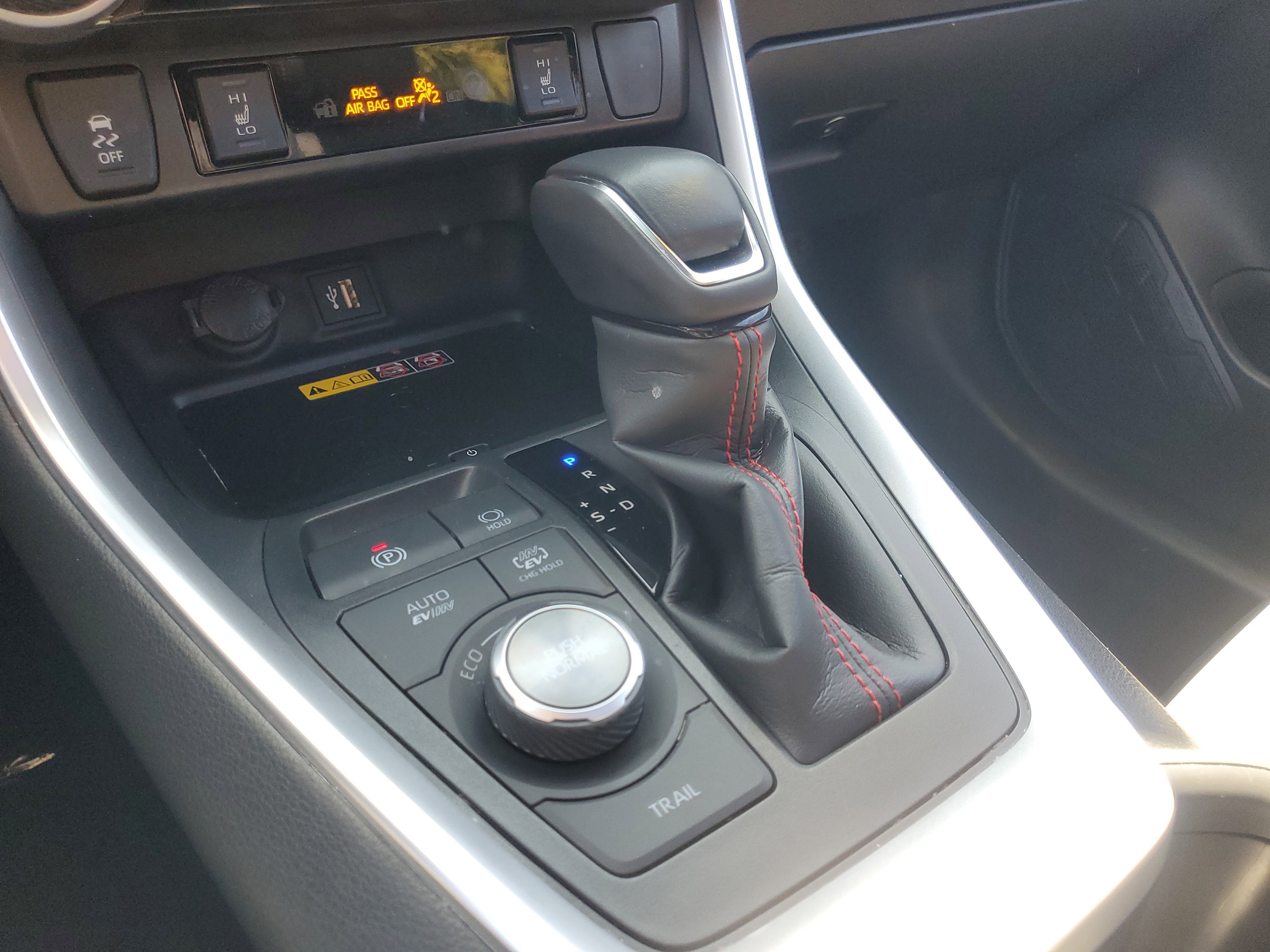 Certified 2025 Toyota RAV4 XSE w/ Weather Package image 32