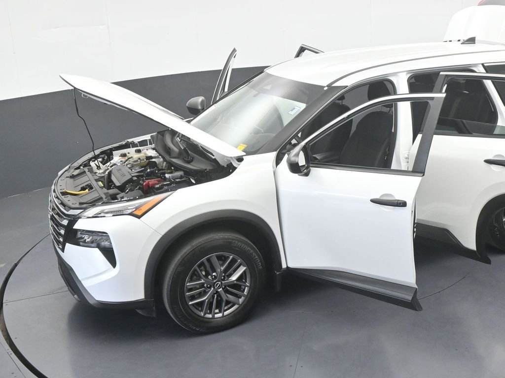 Used 2024 Nissan Rogue S image 58