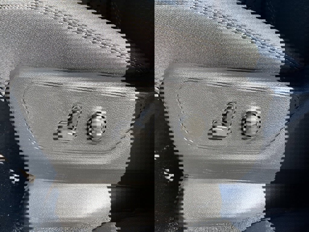 New 2026 RAM 1500 4x4 Crew Cab image 21