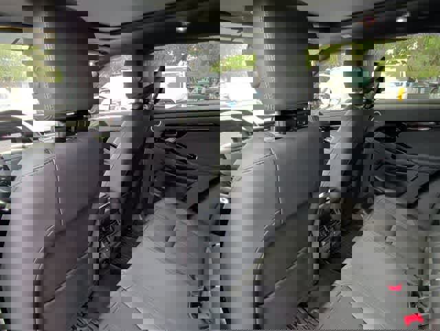 Used 2025 Land Rover Range Rover Evoque Dynamic SE image 15