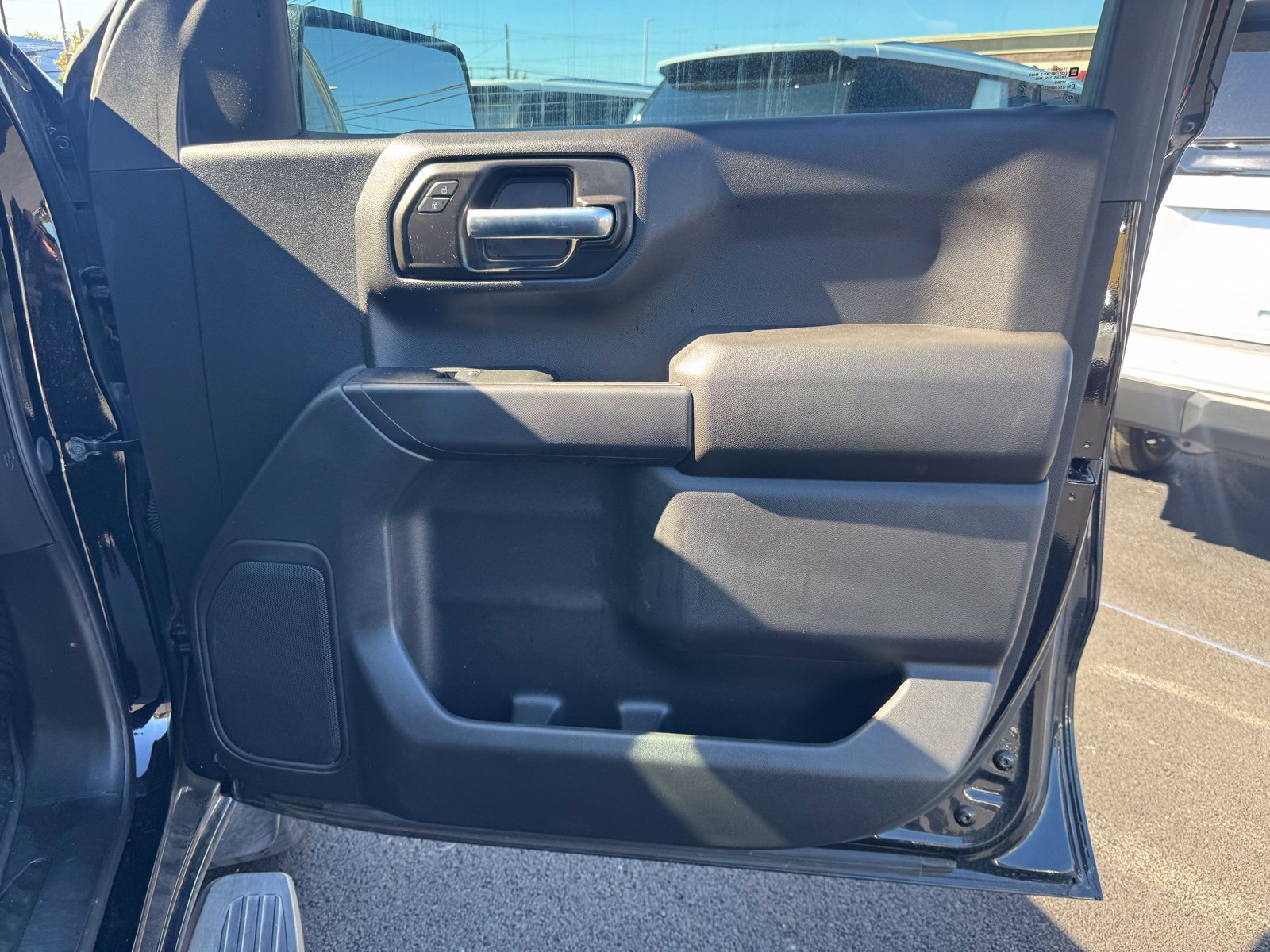 Used 2024 Chevrolet Silverado 1500 Custom Trail Boss w/ LPO, Dark Essentials Package AWD/4WD image 32