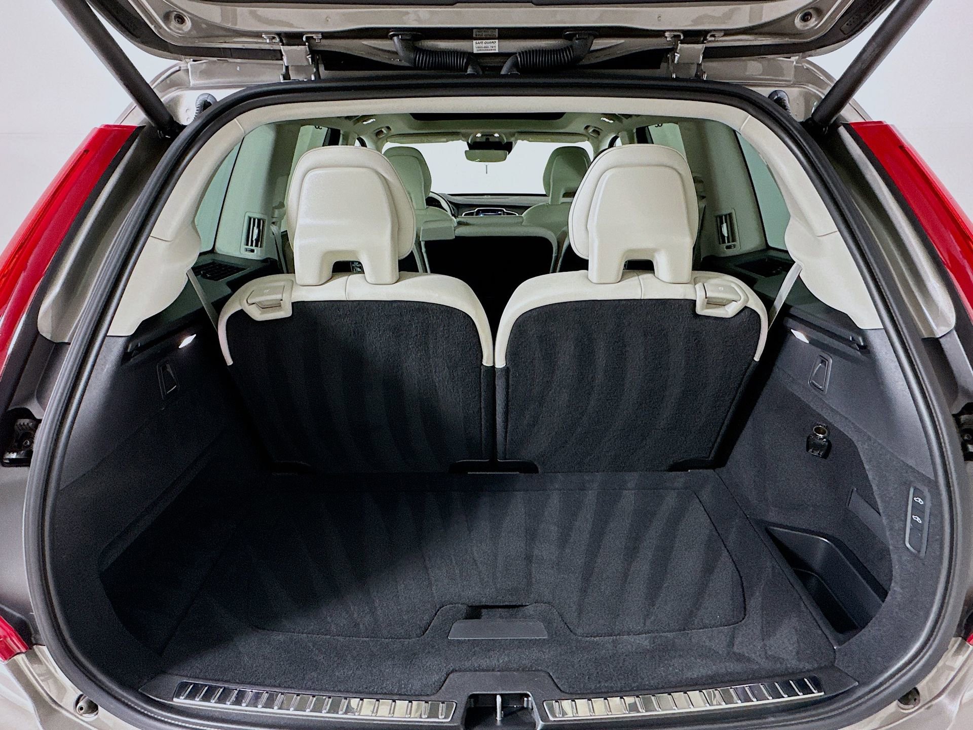 Used 2022 Volvo XC90 T8 Inscription w/ Advanced Package image 29