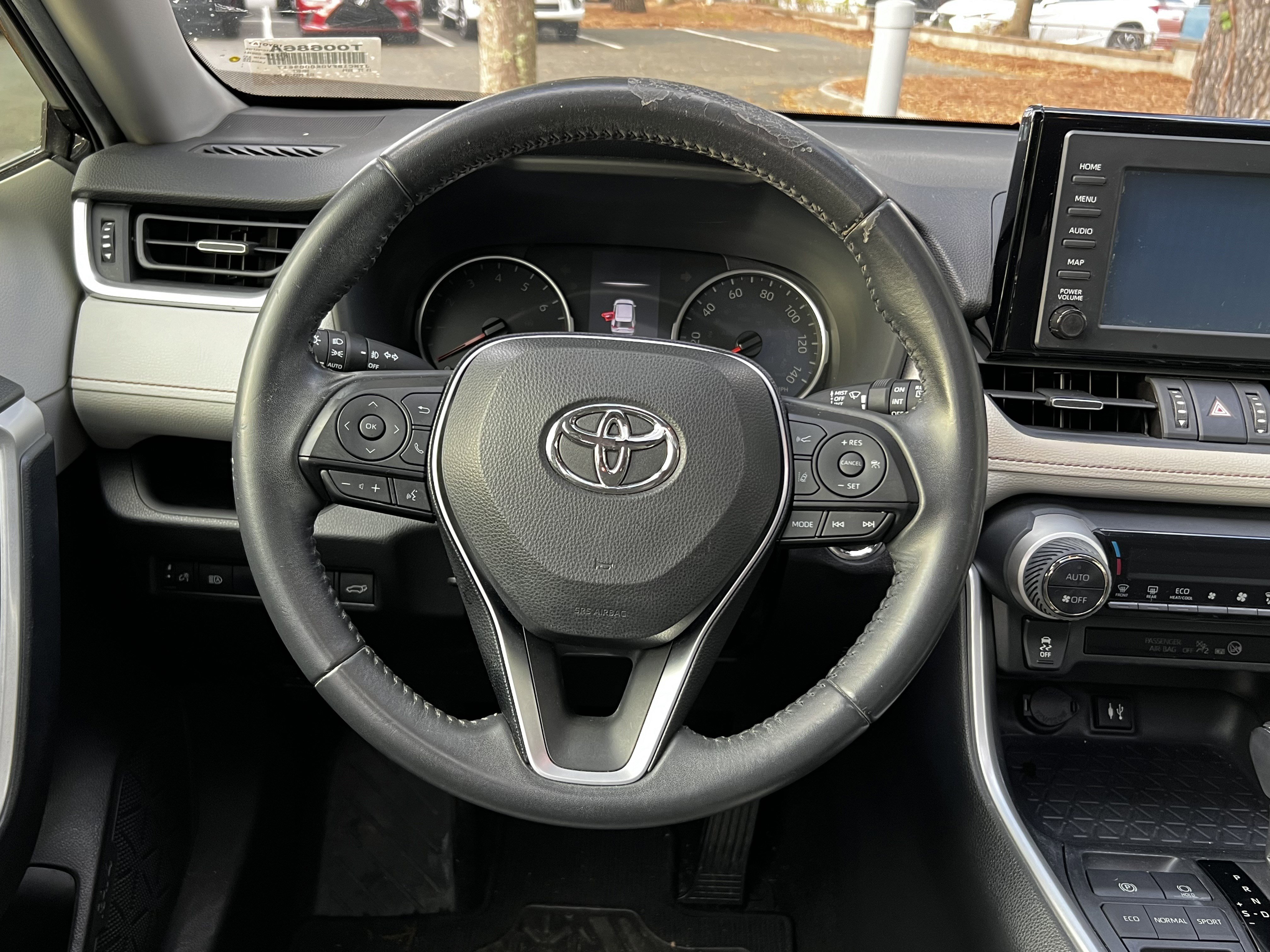 Used 2019 Toyota RAV4 XLE Premium image 35