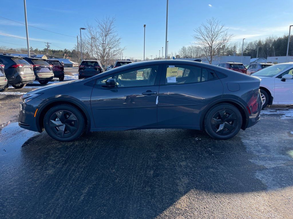 New 2026 Toyota Prius Plug-In Hybrid FWD image 2