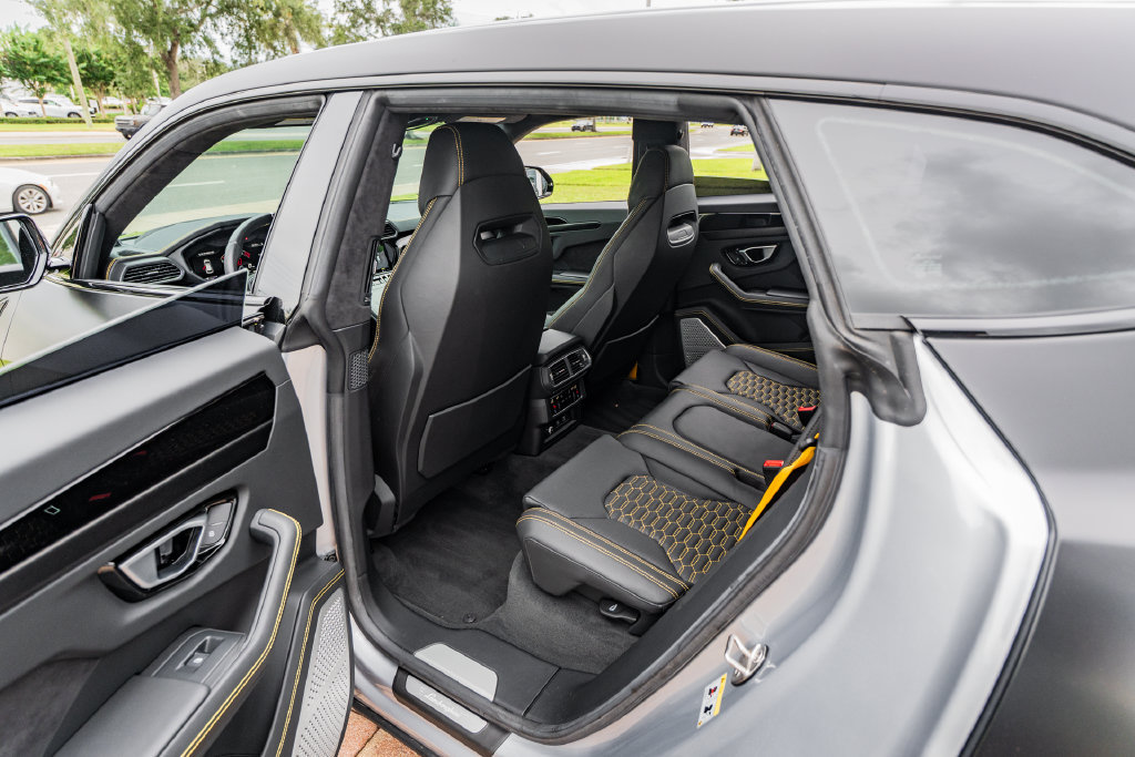 Used 2023 Lamborghini Urus S AWD/4WD image 35