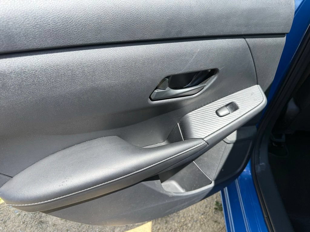 Used 2025 Nissan Sentra SV FWD image 34