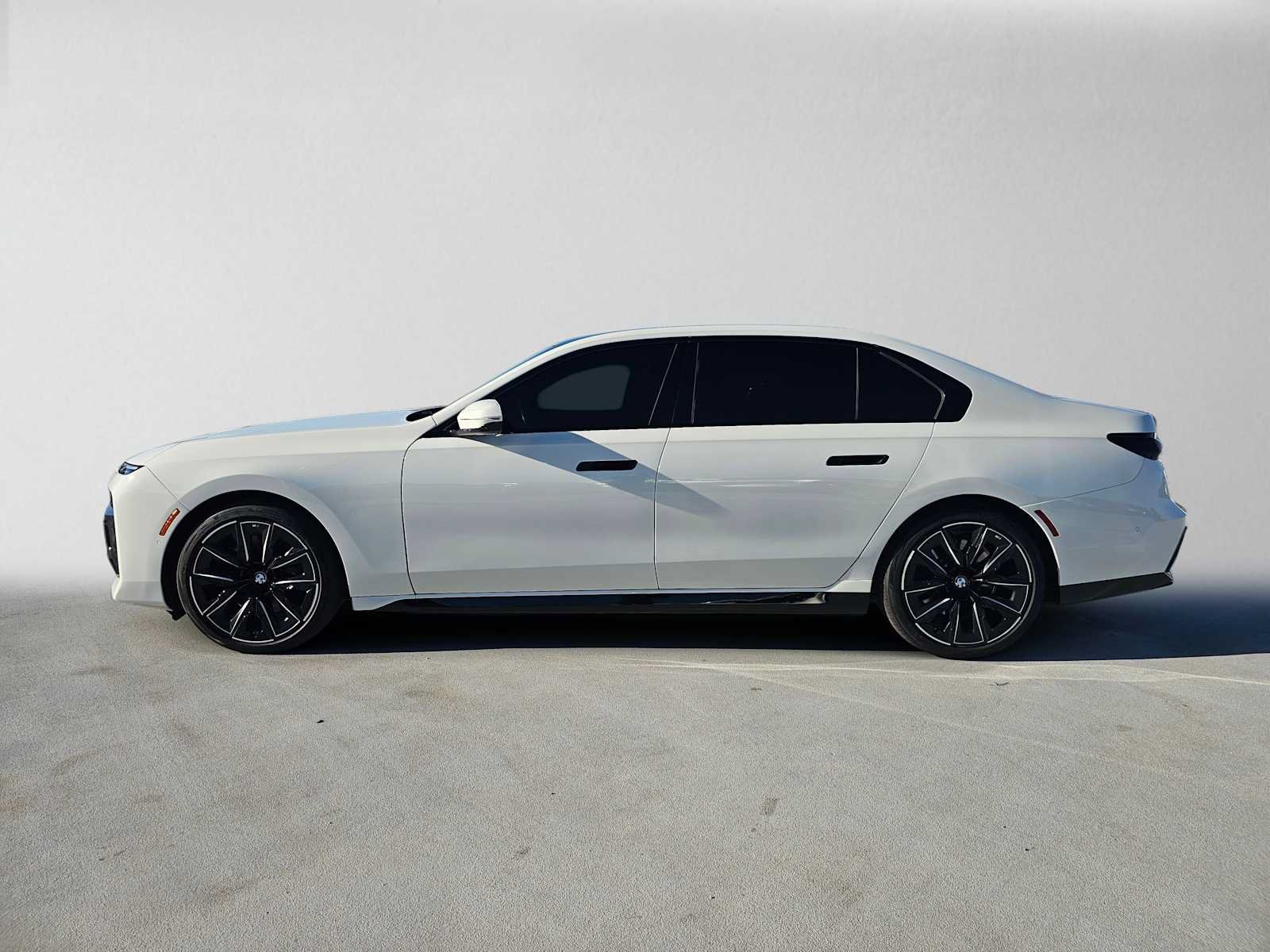 Used 2024 BMW i7 eDrive50 w/ M Sport Package RWD image 6
