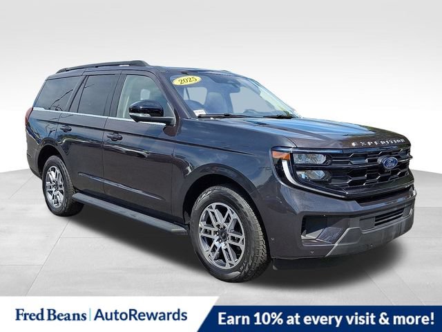 Certified 2025 Ford Expedition Active AWD/4WD image 1