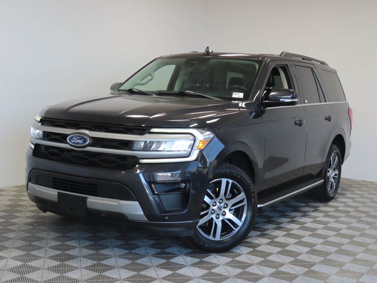 Used 2023 Ford Expedition XLT