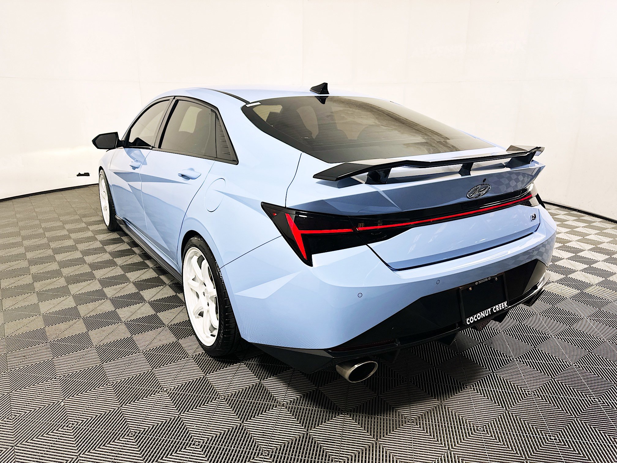 Used 2023 Hyundai Elantra N FWD image 5