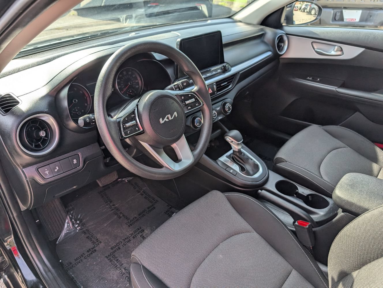 Used 2024 Kia Forte LXS w/ LXS Technology Package FWD image 12
