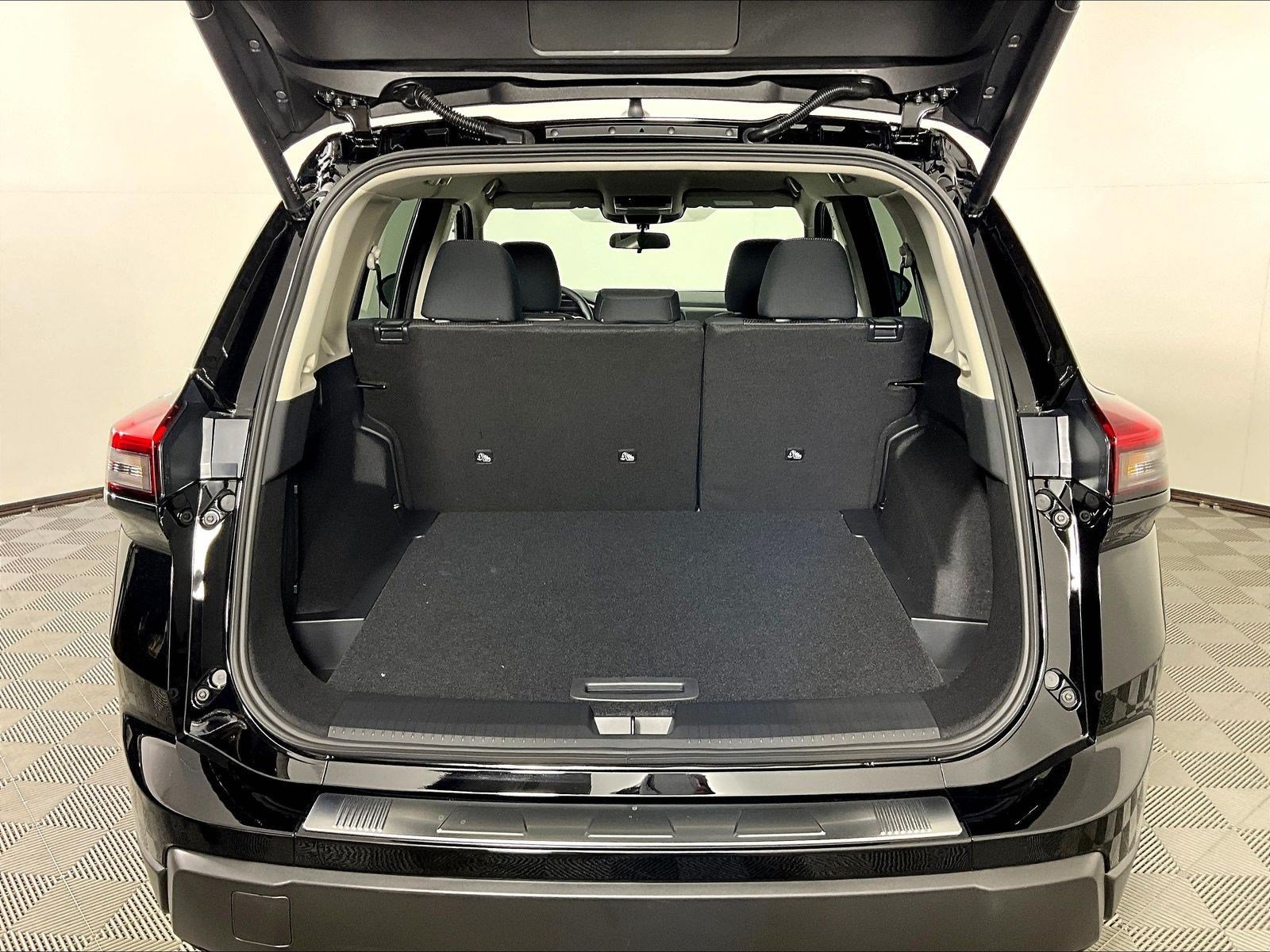 New 2026 Nissan Rogue SV w/ Cold Weather Package AWD/4WD image 21