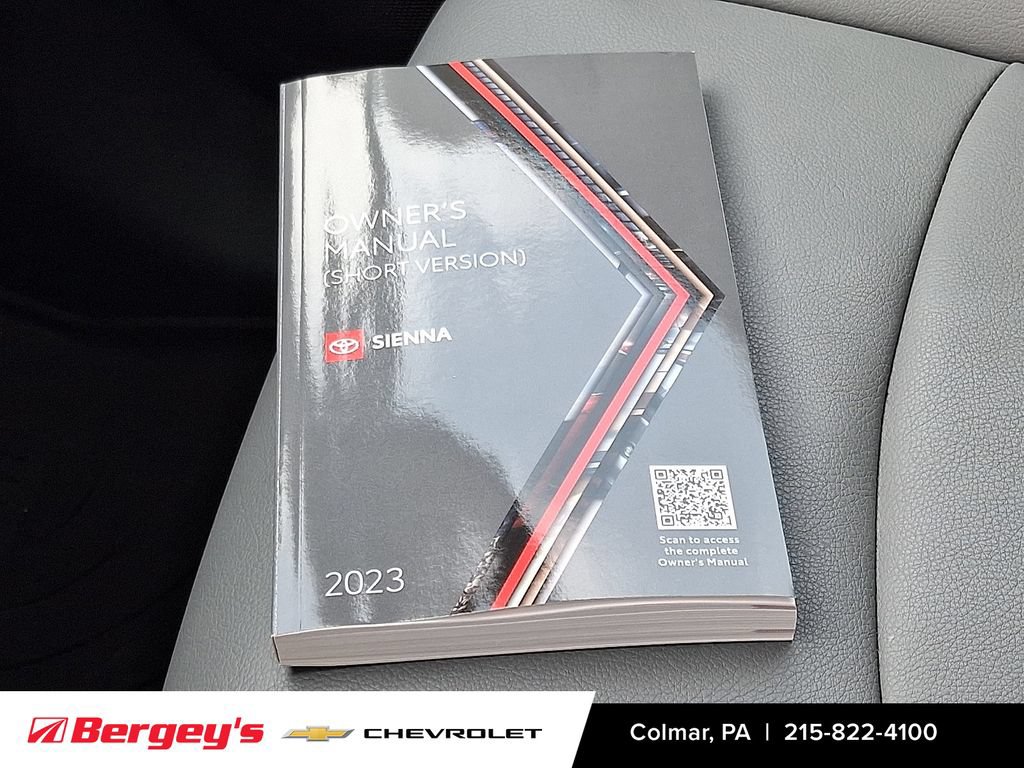 Used 2023 Toyota Sienna XLE AWD/4WD image 30