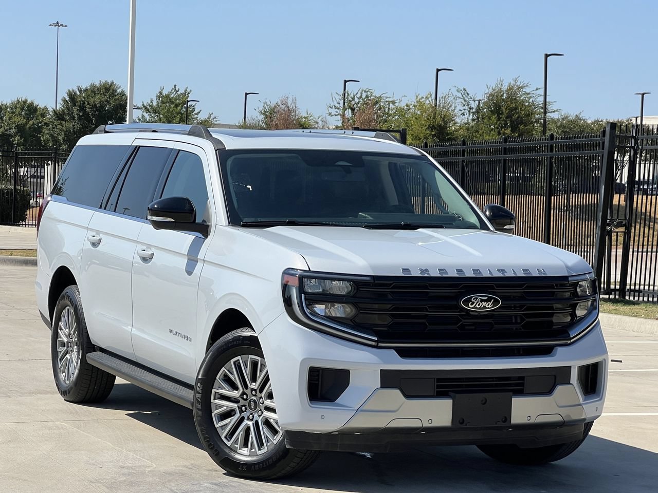 Used 2026 Ford Expedition Max Platinum AWD/4WD image 1