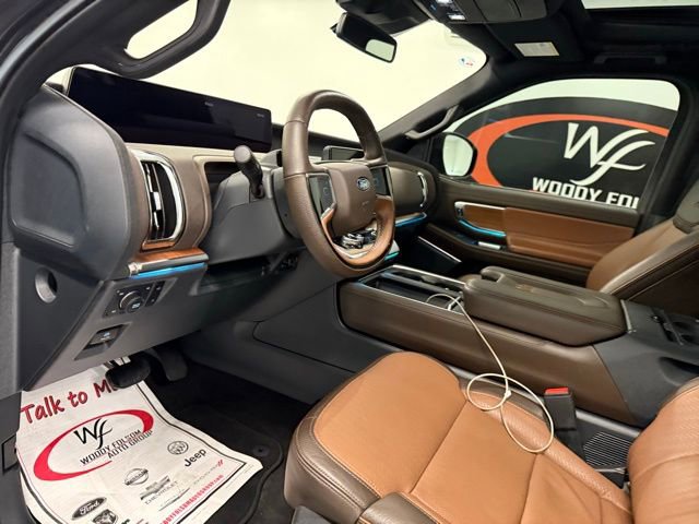 Used 2025 Ford Expedition Max King Ranch image 13