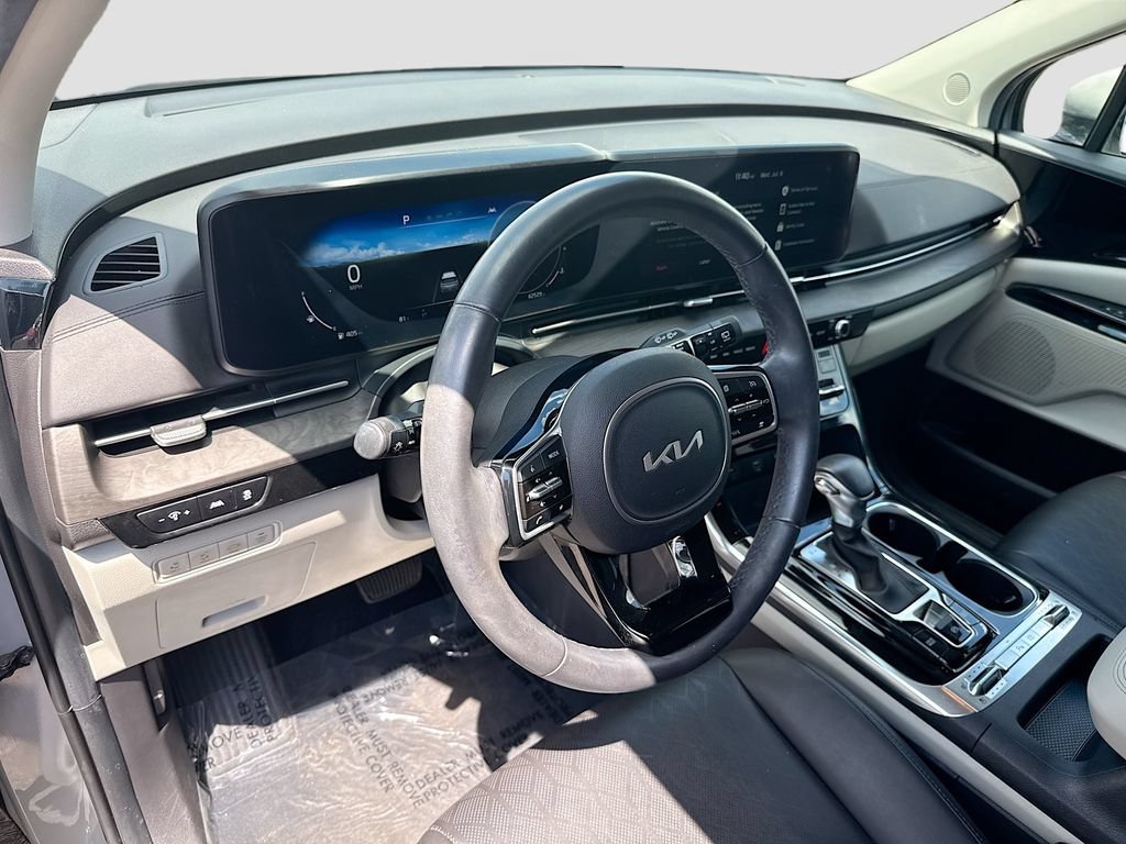 Used 2024 Kia Carnival FWD image 28