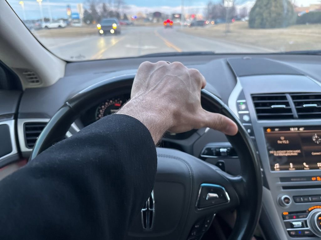 Used 2017 Lincoln MKZ Select image 6