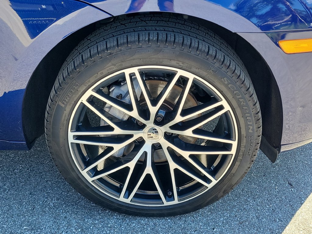 Certified 2024 Porsche Macan AWD/4WD image 13