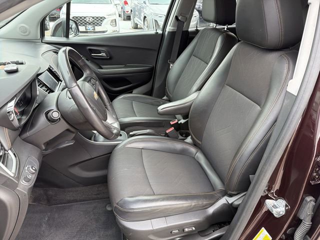 Certified 2022 Chevrolet Trax LT w/ LT Convenience Package image 13