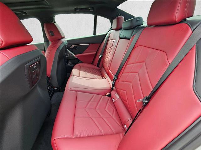 New 2026 BMW i5 eDrive40 w/ Premium Package image 11