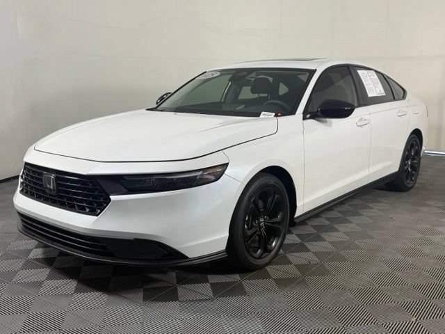 Used 2025 Honda Accord SE image 2